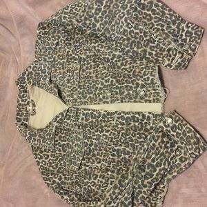 Free People cheetah denim button up cropped jean jacket. Size XS. NWOT